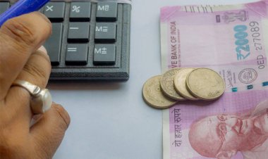 SBI ग्राहकों के लिए जरूरी खबर, एटीएम ट्रांजैक्शन शुल्क में हुआ बड़ा बदलाव, अब ये चार्जस लगेंगे