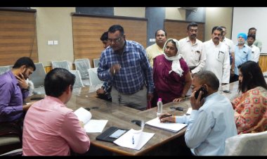 कलेक्टर जनचौपाल में सुनी गई आम नागरिकों की समस्याएं   जनचौपाल में प्राप्त हुए लगभग 60 आवेदन