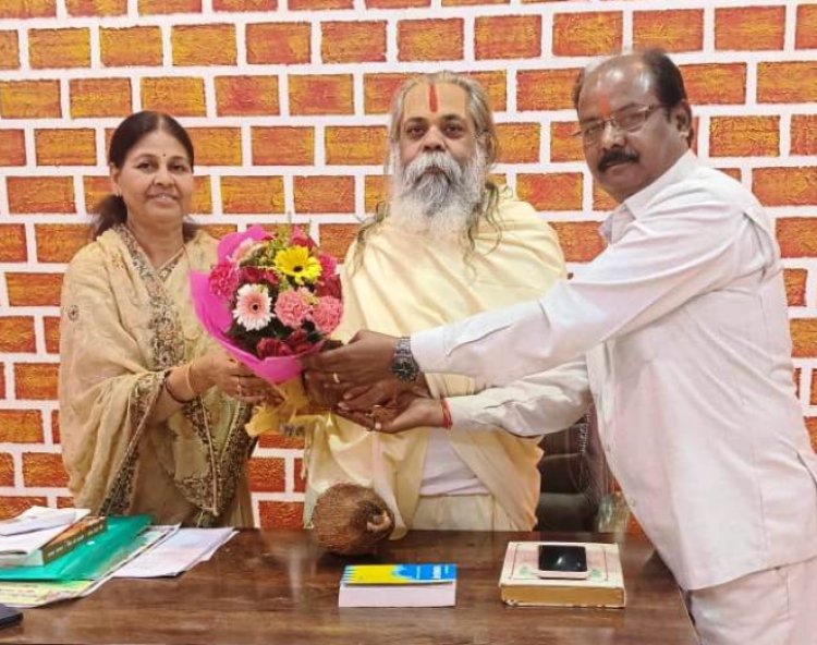 उपाधि मिलने पर दी बधाई