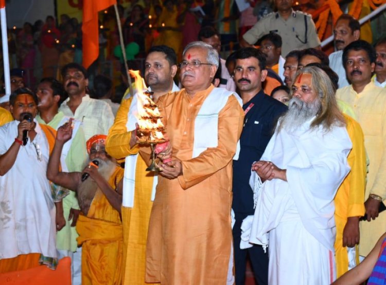 जगमग दीप के साथ केलो मैय्या की महाआरती