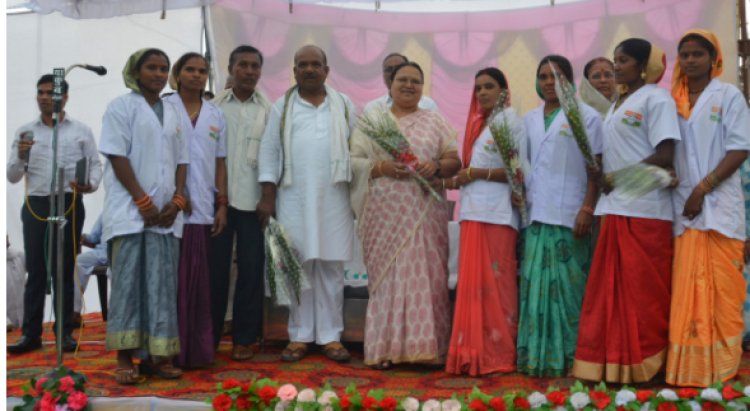 मंत्री श्रीमती अनिला भेंड़िया ने वनांचल क्षेत्र ककईपार में हायर सेकेंडरी स्कूल का किया लोकार्पण