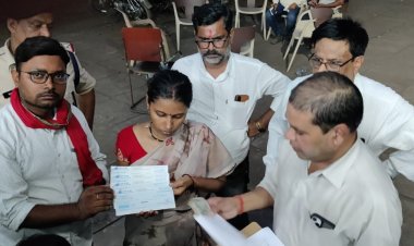 मृत श्रमिक परिवार को आर्थिक सहायता दिलाई समाजवादी पार्टी ने।