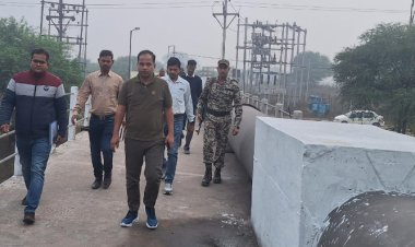 कलेक्टर डॉ. गौरव सिंह ने आज सुबह नगर निगम बीरगांव दौरे पर पहुंचे।