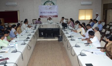 जिले में शुरू होगा नारी शक्ति से जल शक्ति अभियान   कलेक्टर ने ली बैठक, मास्टर ट्रेनर तैयार करने के दिए निर्देश