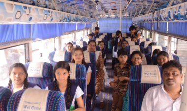 कलेक्टर डाॅ. गौरव सिंह से मिले रायगढ़ के जवाहर नवोदय विद्यालय के छात्राओं से   कलेक्टर ने छात्राओं को प्रतियोगी परीक्षा की तैयारी के लिए किया प्रेरित