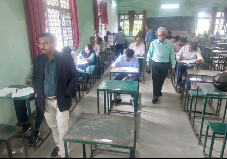 संभागायुक्त श्री कावरे ने किया विभागीय परीक्षा केंद्र का औचक निरीक्षण, ज़रूरी व्यवस्थाओं के दिये निर्देश