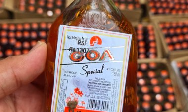 डिप्टी कमिश्नर ने कोचिया बनकर बड़ी मात्रा में बिना होलोग्राम की नकली शराब को किया जब्त