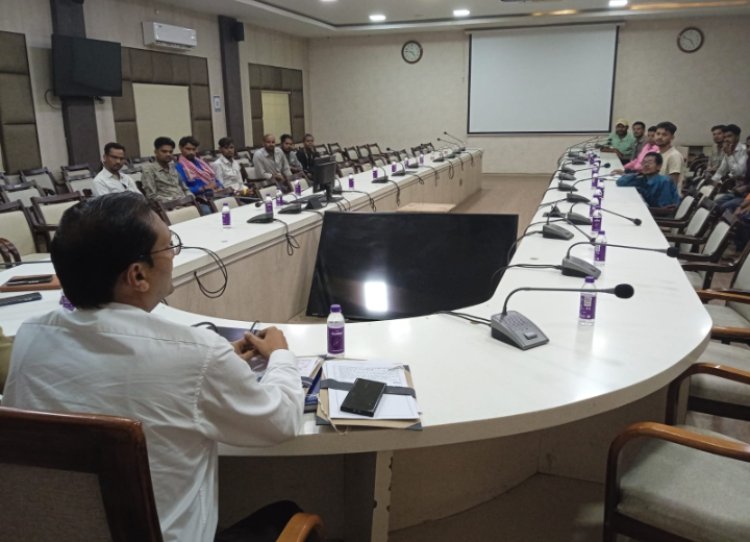 अपर कलेक्टर एवं अतिरिक्त पुलिस अधीक्षक ने ली डीजे संचालकों की बैठक