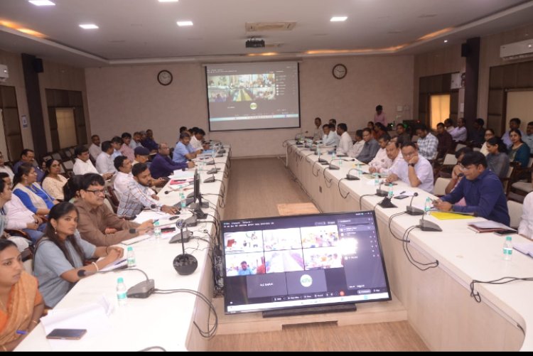 कलेक्टर ने भी आजीवन संरक्षक सदस्यता पूर्व में ली, घंटेभर में 92 अधिकारी व कर्मचारी बने सदस्य