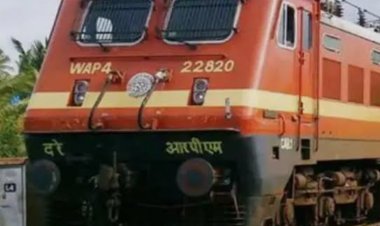 रेलवे बोर्ड द्वारा देशभर के जोन व मंडलों के लिए जारी आदेश में साफ कहा है कि रेल पटरियों या फिर ट्रेन के भीतर रील बनाने वालों पर अब सख्ती के साथ निपटा जाएगा।