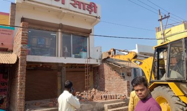 जिले मे अवैध अतिक्रण के खिलाफ चल रहा है अभियान   कुरा नगर पंचायत में हटाया गया अतिक्रमण