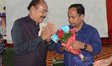 कार्यकाल के अंतिम क्षणों तक कार्य करना वाला अधिकारी  कर्मवीर- कलेक्टर डॉ सिंह