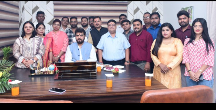 छत्तीसगढ़ खादी तथा ग्रामोद्योग बोर्ड के नवनियुक्त अध्यक्ष श्री राकेश पांडेय द्वारा पदभार ग्रहण