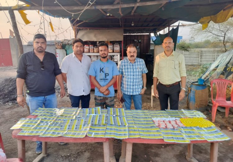 डुप्लीकेट होलोग्राम के खिलाफ आबकारी विभाग की बड़ी कार्रवाई, रायपुर में दो स्थानों पर छापामारी, भारी मात्रा में अवैध सामग्री जब्त