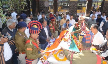छत्तीसगढ़ के माटीपुत्र, साहित्यकार श्री विनोद कुमार शुक्ल को राजकीय सम्मान के साथ अंतिम विदाई