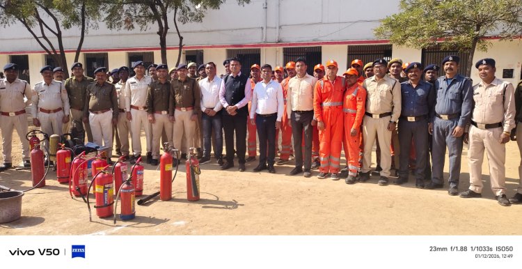 बिलासपुर केंद्रीय जेल में फायर मॉक ड्रिल: आग पर काबू पाने का अभ्यास