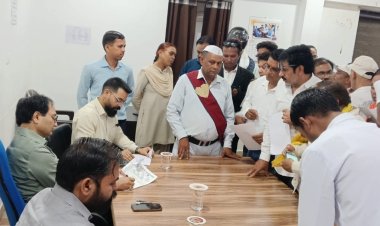 कलेक्टर ने जनदर्शन में सुनी लोगों की समस्याएं  अधिकारियों को दिए त्वरित निराकरण के निर्देश