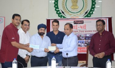 रायपुर ऑटोमोबाइल डीलर्स एसोसिएशन ने रेडक्रॉस सोसाइटी के लिए दी सहयोग राशि