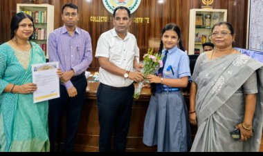 रायपुर की बेटी बनाएगी सैटेलाइट, कलेक्टर ने प्रेरक पुस्तक व पुष्पगुच्छ भेंट कर किया सम्मानित
