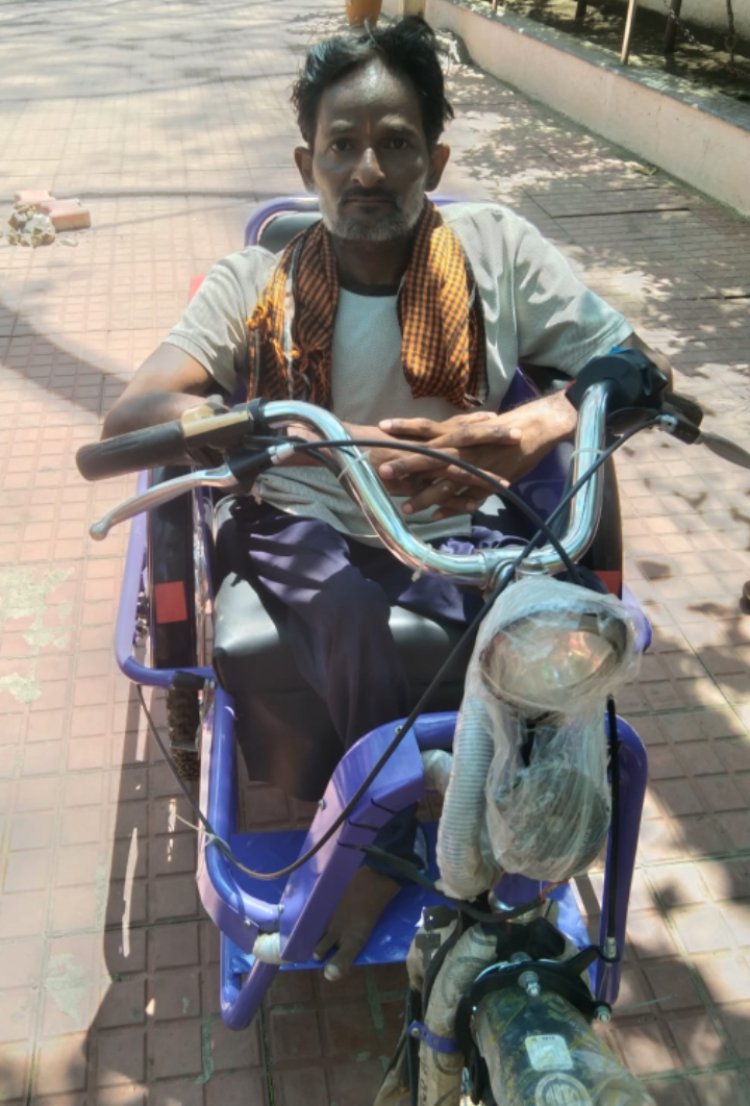 सीएम हेल्पलाइन 1076 से 24 घंटे में हुआ समाधान   दिव्यांग श्री डिगेश्वर देवांगन को मिली बैटरी चालित ट्रायसिकल, मुख्यमंत्री को दिया धन्यवाद