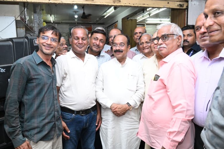 उप मुख्यमंत्री अरुण साव ने सर्वसुविधायुक्त वेंटिलेटर एंबुलेंस का किया लाेकार्पण, सर्व समाज के जरूरतमंदों को मिलेगा बड़ा लाभ