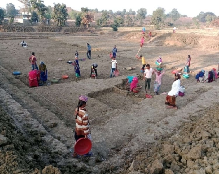 सफलता की कहानी सामुदायिक डबरी निर्माण से बदली कर्रा गांव की तस्वीर