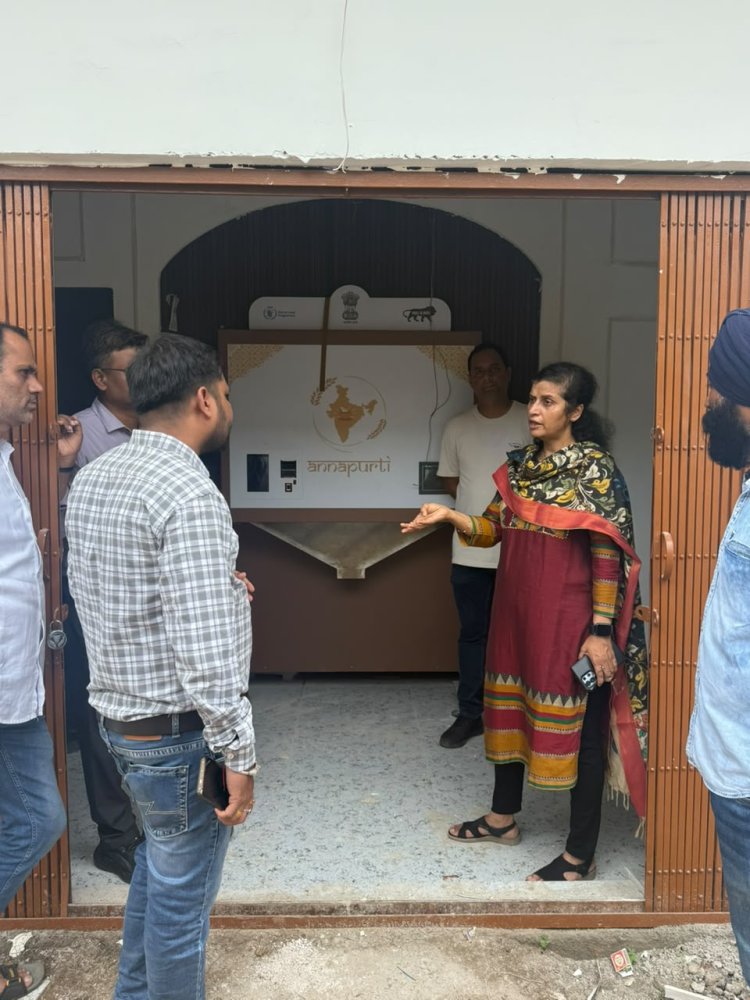 निर्माणाधीन ग्रेन एटीएम का संचालक खाद्य ने किया निरीक्षण   गुणवत्ता एवं समय-सीमा में कार्य पूर्ण करने के दिए निर्देश