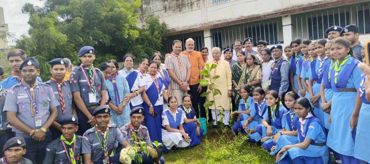 भारत स्काउट्स एवं गाइड्स के वृहद वृक्षारोपण व साइकिल वितरण कार्यक्रम में शामिल हुए बिल्हा विधायक श्री धरमलाल कौशिक