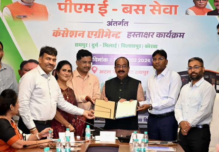 अंतरराष्ट्रीय क्रिकेटर हरलीन देओल ने हॉकी अकादमी के खिलाड़ियों से की मुलाकात, दिया मेहनत और आत्मविश्वास का मंत्र